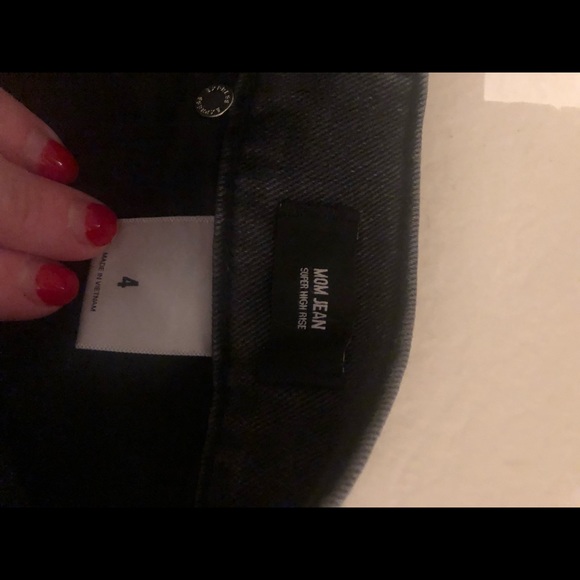 Express super high rise mom Jean - Picture 4 of 8